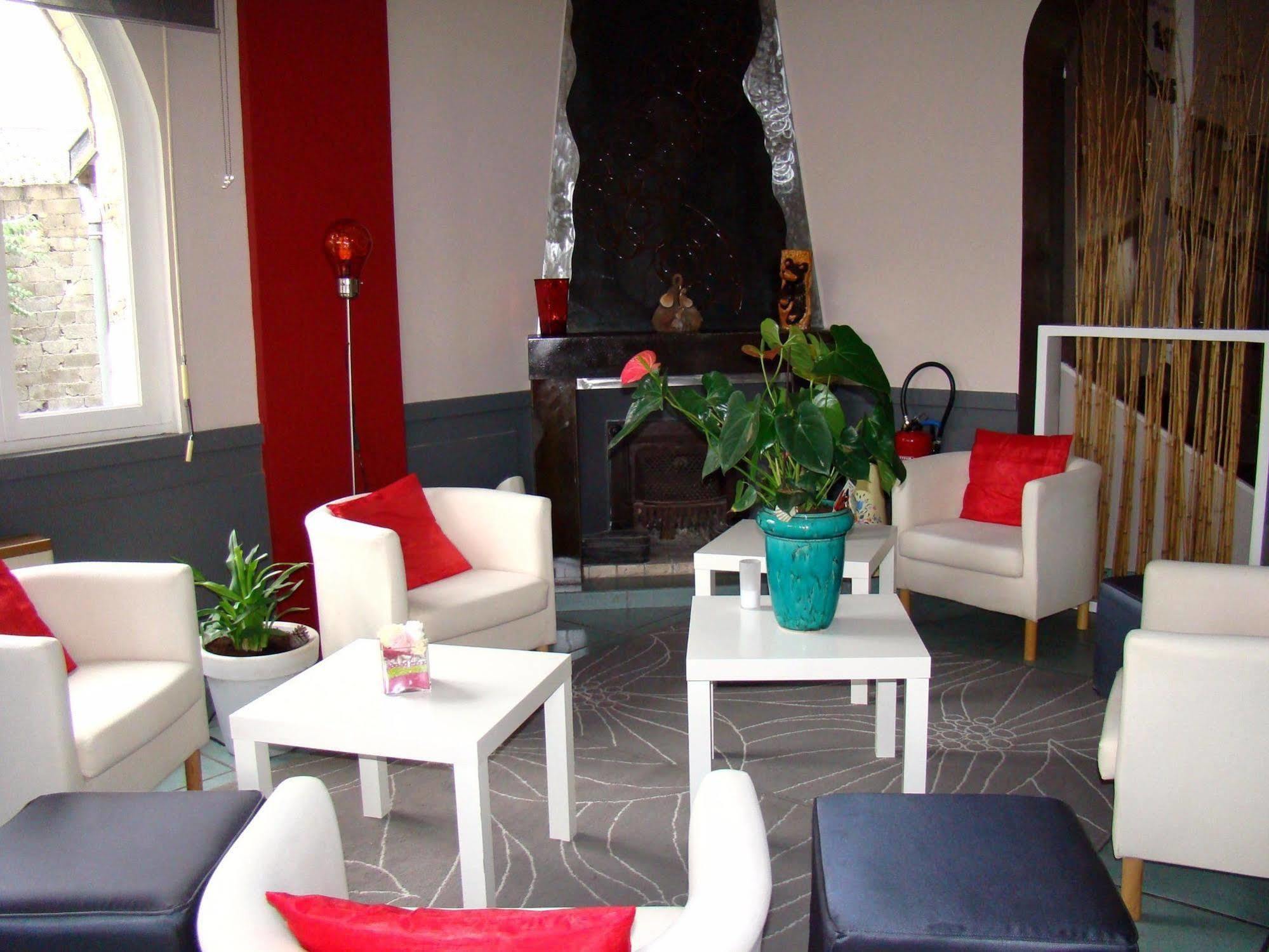 Logis Hotel Restaurant Le Castel Fleuri Saint-Jean-en-Royans Exterior photo